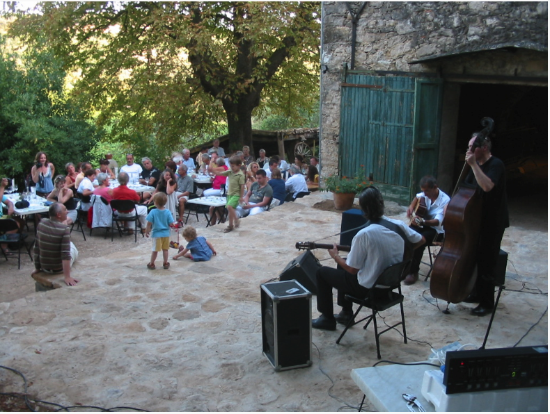 FESTIVAL VIGNERON LES VIN'DREDIS : LA GRANGE DE PHILIP - CHRISTIAN BECHET - VindredisLa-grange-de-philip- - Crédit : Office de tourisme Bedarieux Grand Orb