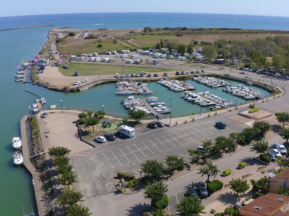 PORT DES CABANES DE FLEURY