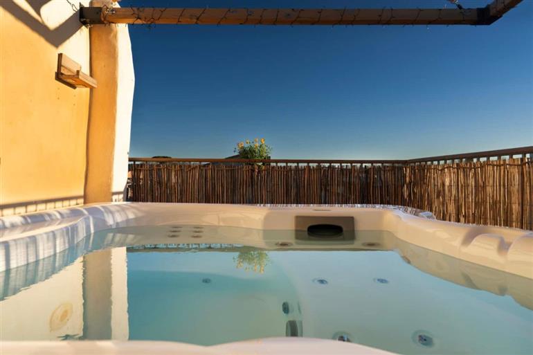 11G3756 - Le 11 Jacuzzi_1