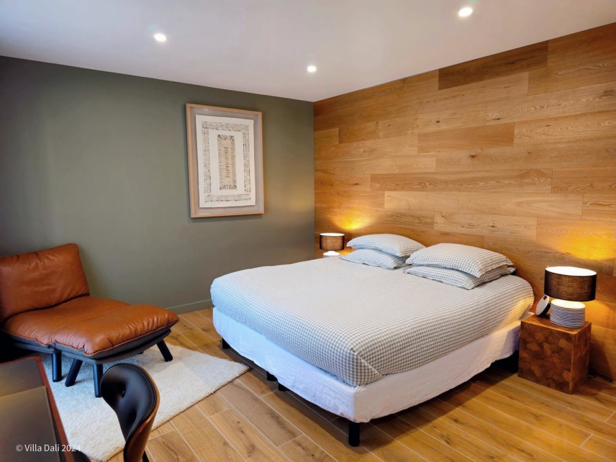 Maison d’hôtes LA VILLA DALI - CHAMBRE SUPÉRIEURE RDC PISCINE à Lézignan-Corbières