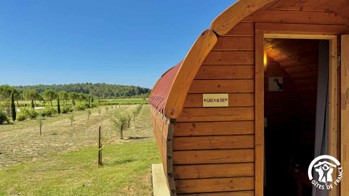 Maison d’hôtes LES TONNEAUX DE L'ECHAPPÉE VIGNERONNE - GRENACHE à Pennautier
