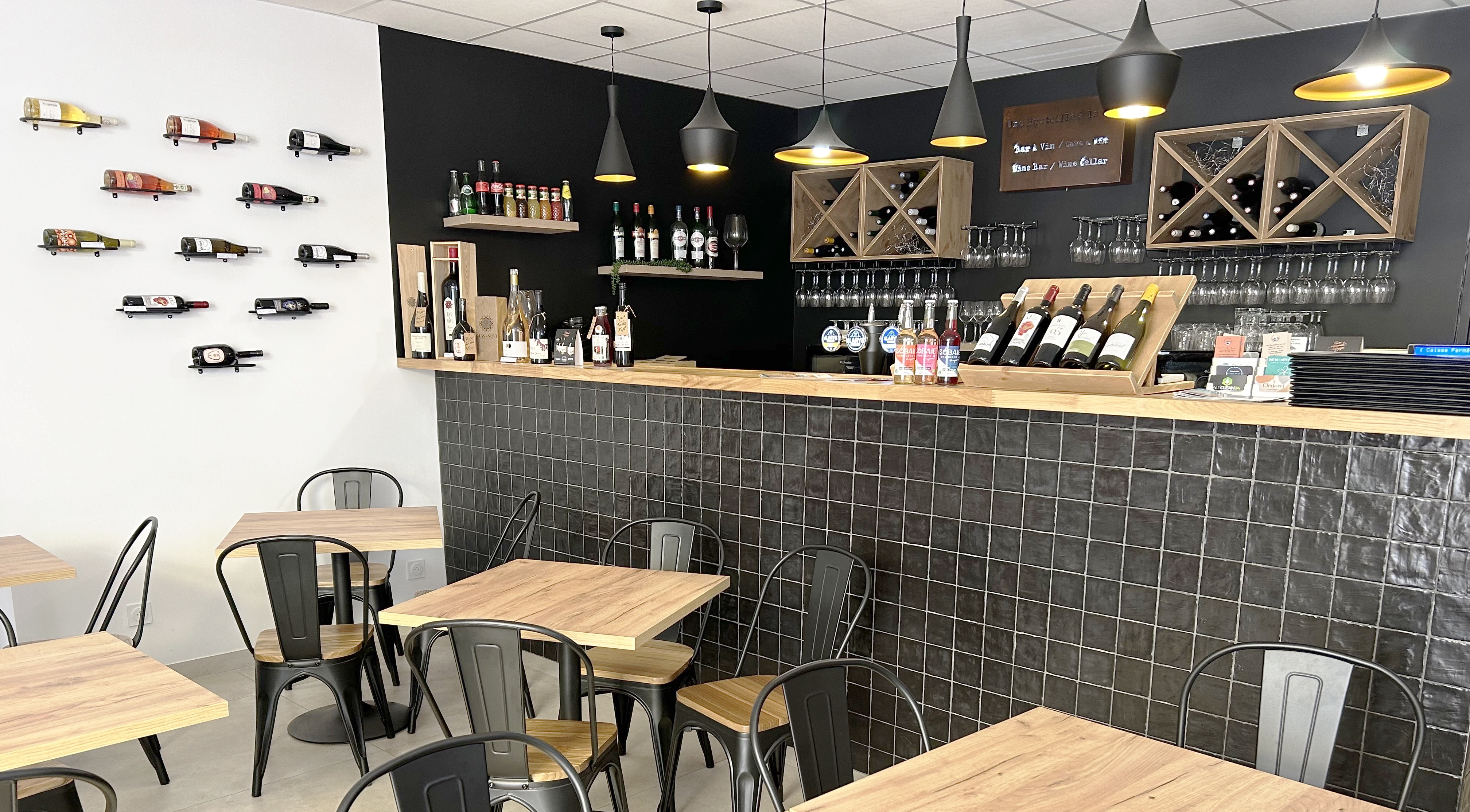 UNE BOUTEILLE À LA MER