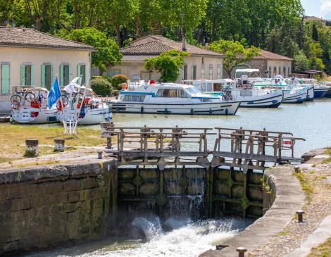 CANAL DU MIDI ECLUSE DE CARCASSONNE