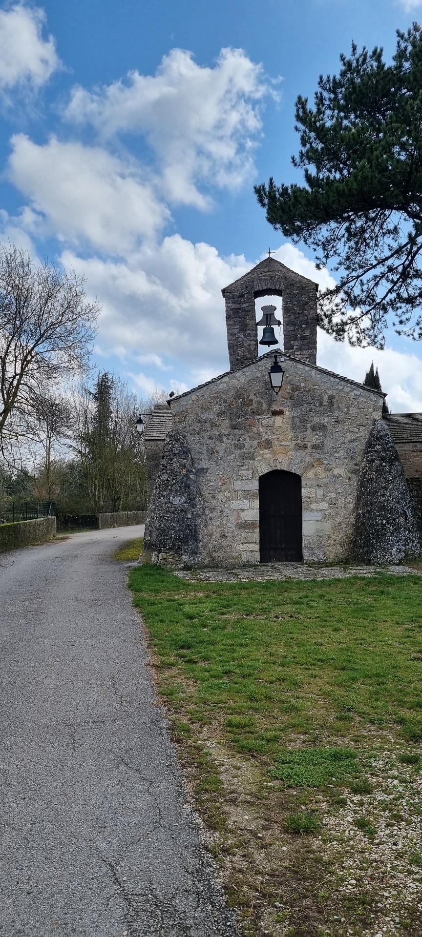 Chapelle Santi Pietri_St-Pierre-de-le-Fage