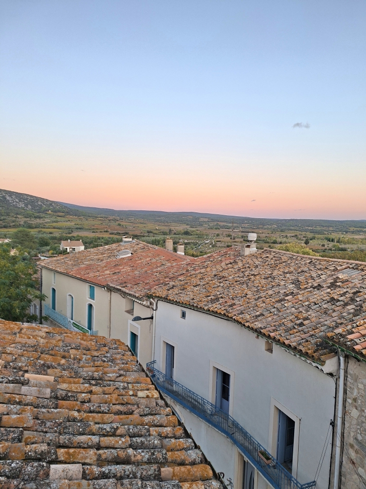 LA MAISON SUR LES TOITS