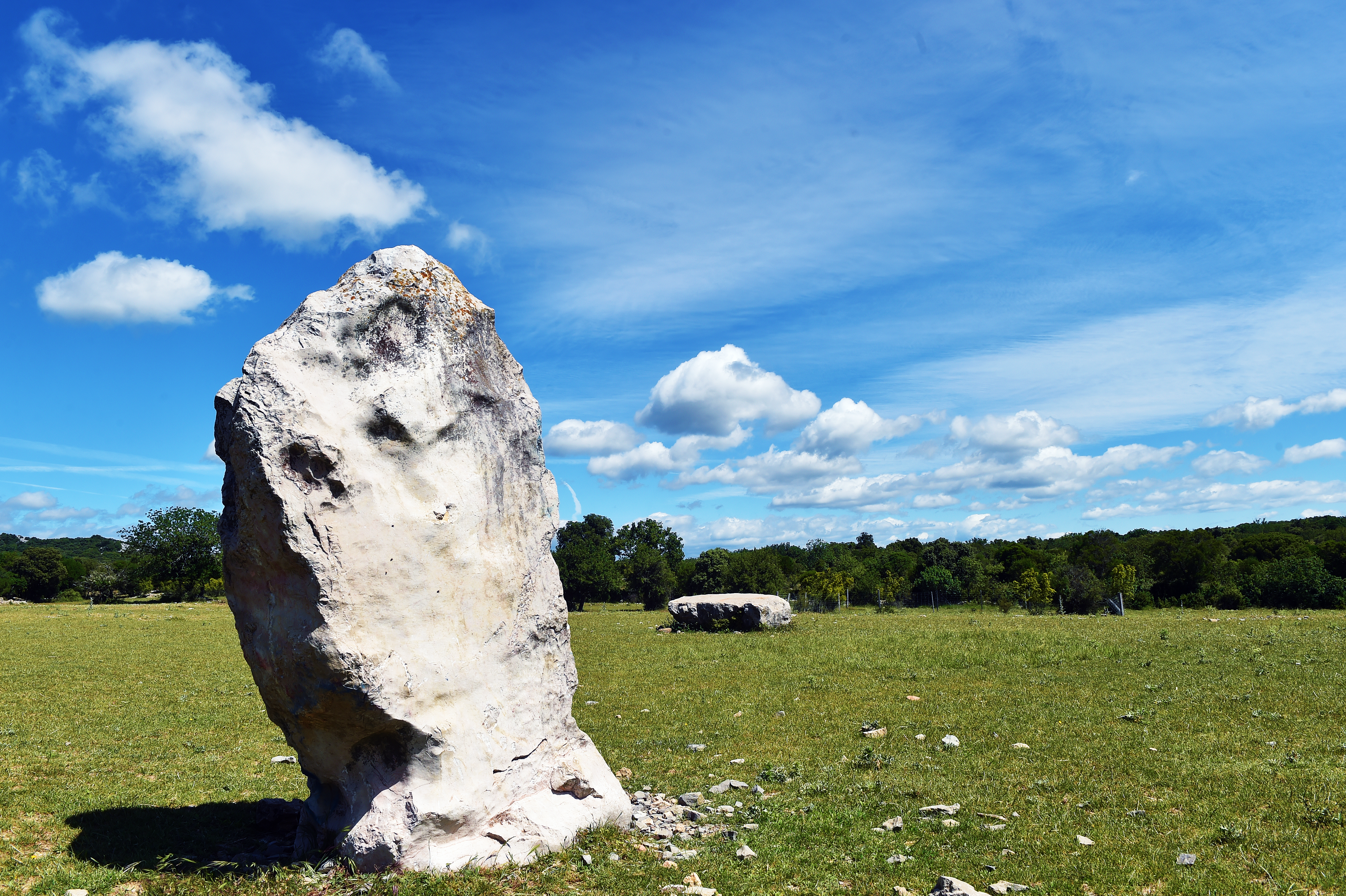 DES ROCHES, DES PAYSAGES ET DES HOMMES