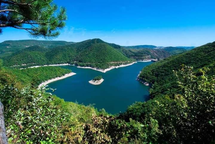 LE LAC DES MONTS D'ORB (lac d'Avène)