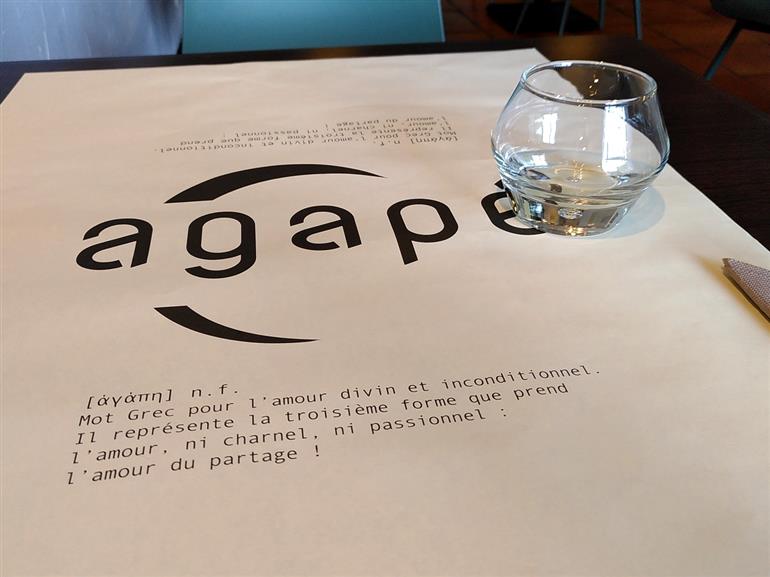 AGAPE - Table