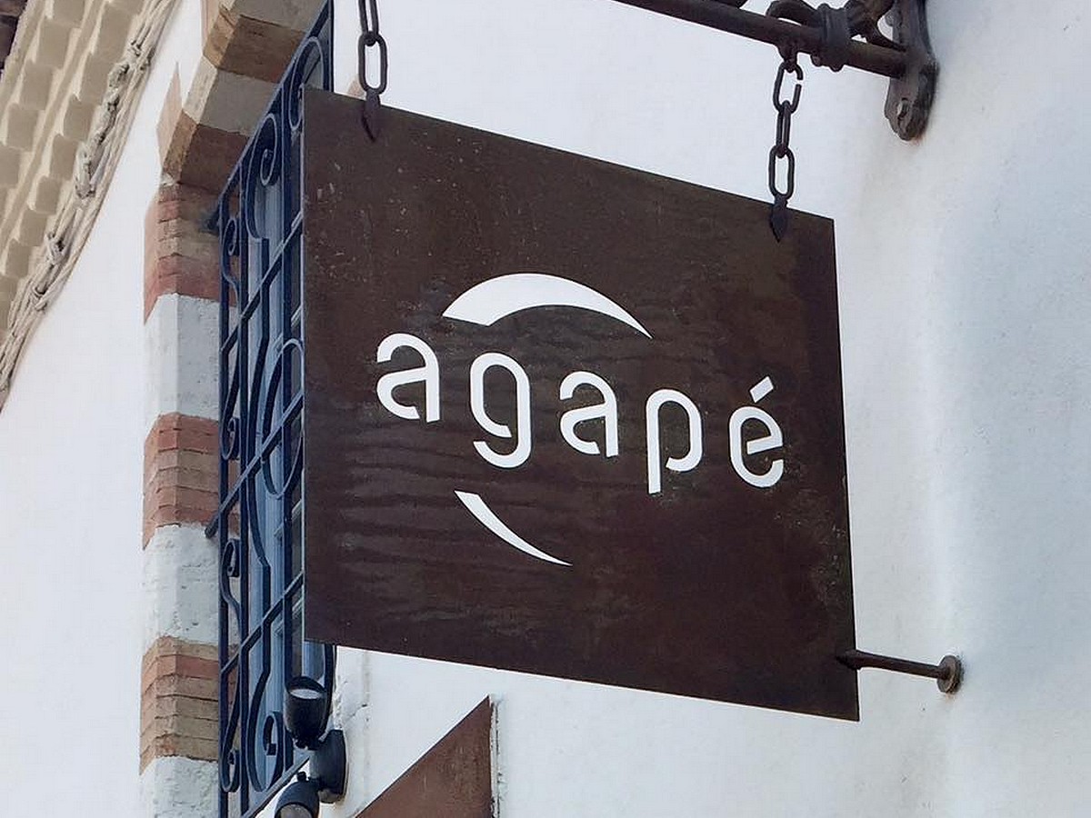 AGAPÉ