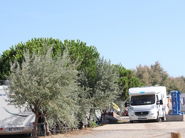 AIRE DE SERVICES POUR CAMPING-CARS SAINT-PIERRE LA MER