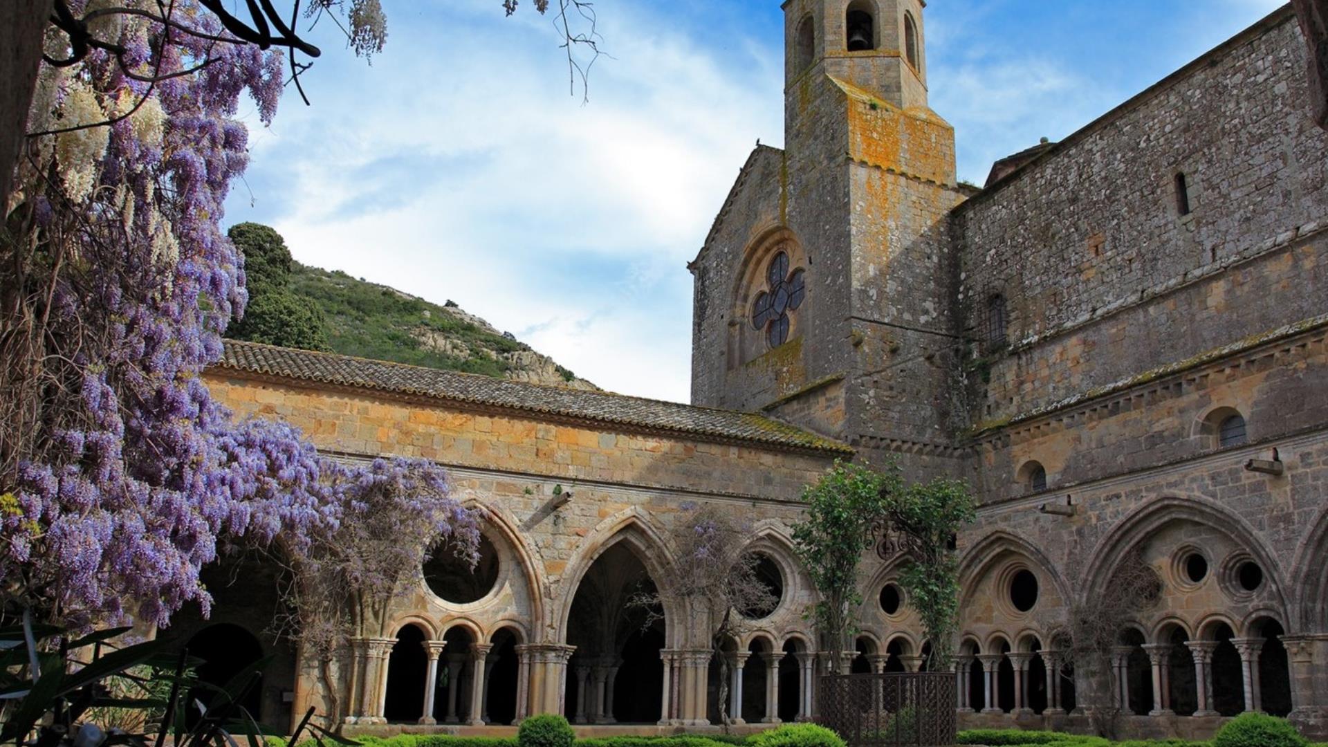 Abbaye-Fontfroide©ADT-Aude