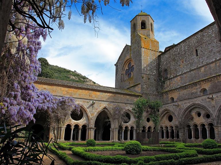 Abbaye-Fontfroide©ADT-Aude
