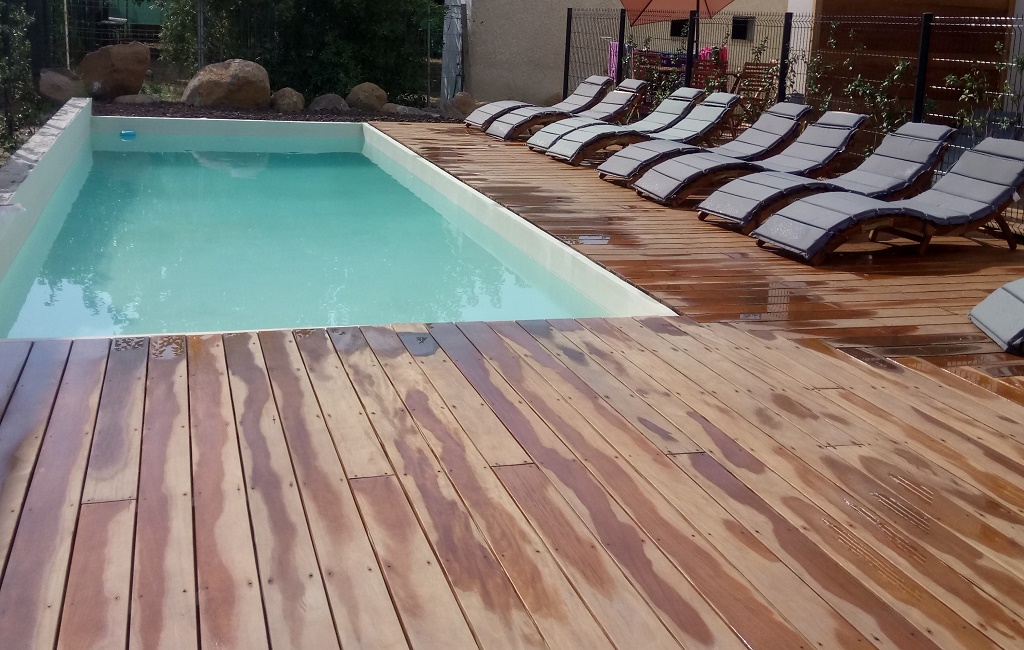 BOURSIER Appt étage piscine-transats