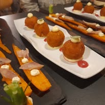 BUVETTE ET PIQUE ASSIETTE BY "LE CHAMP DES BARBIERS