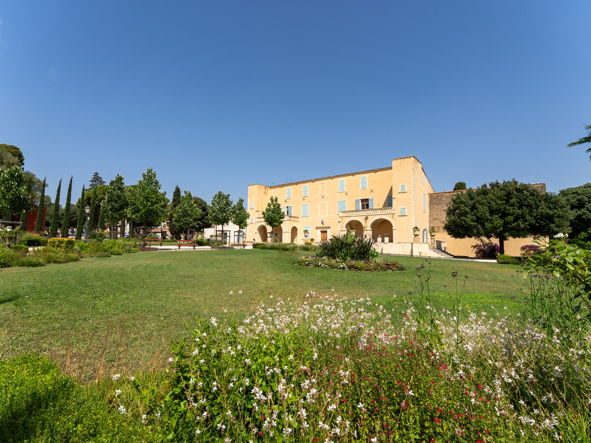 CHÂTEAU DE GIRARD, Mèze
