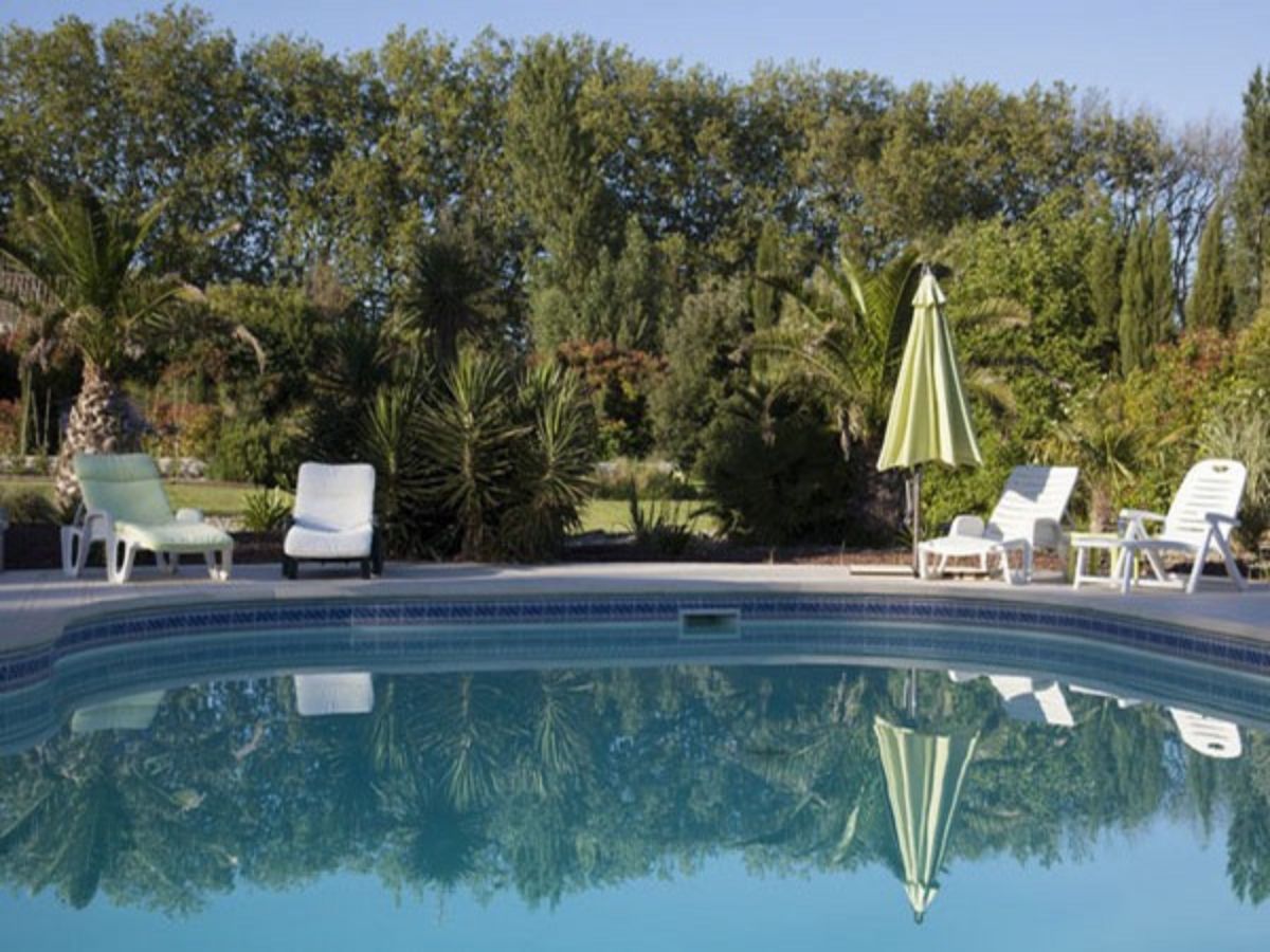 DOMAINE LES MAGASINS - ROMARIN