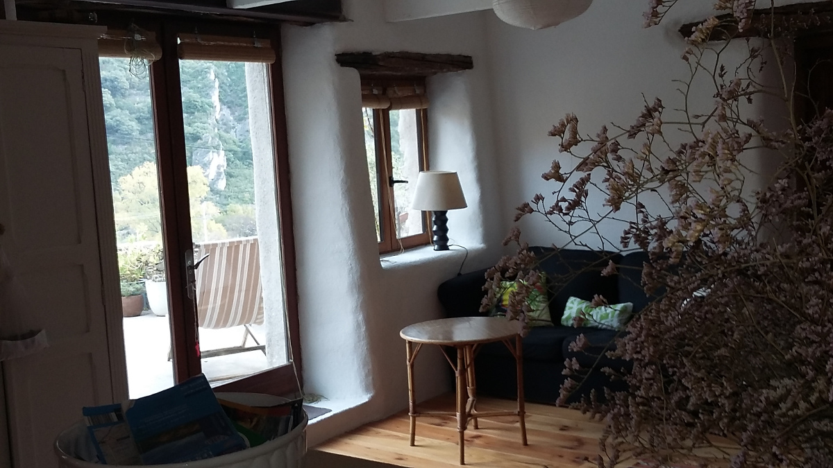 Maison Et Riviere