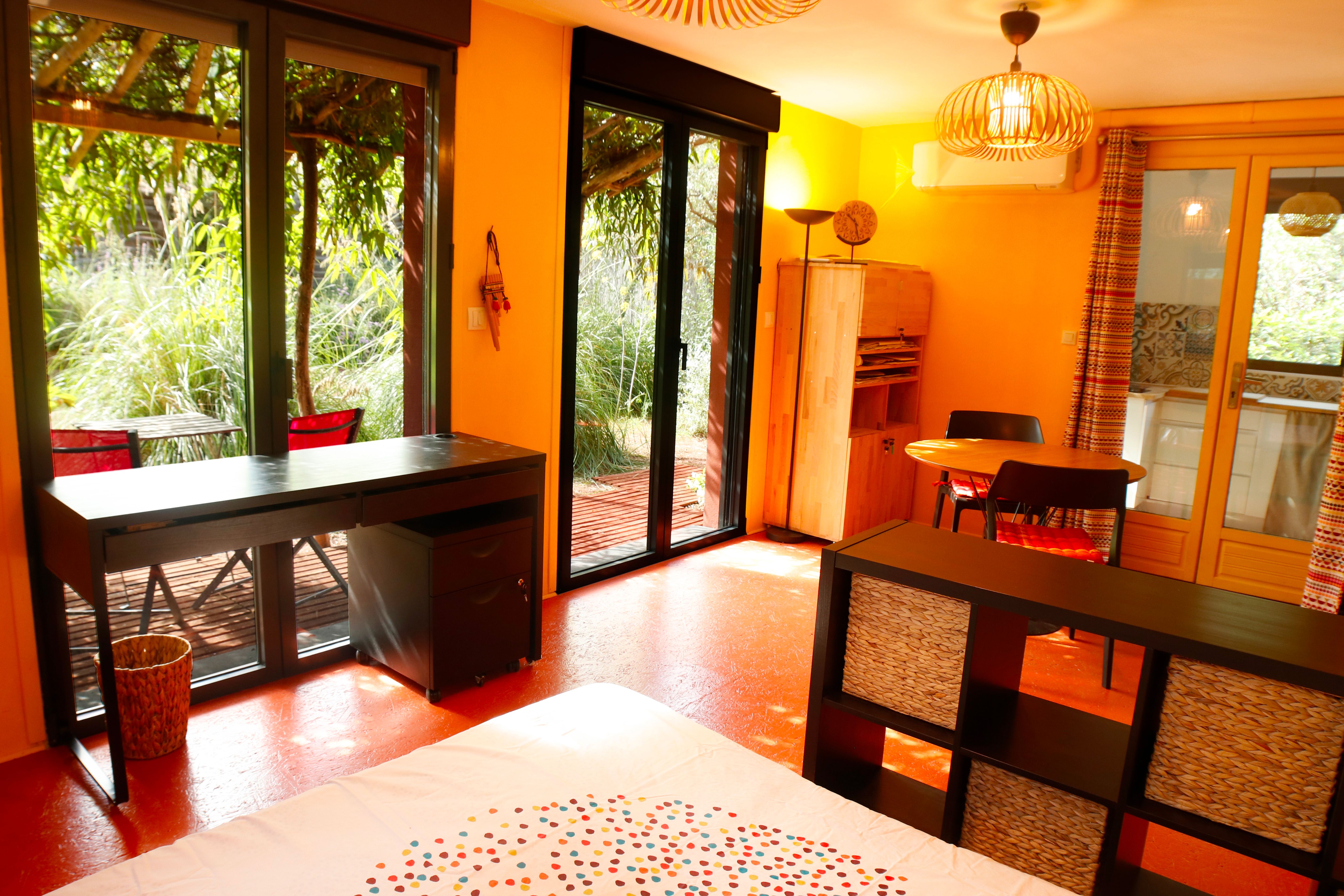 STUDIO ORANGE OASIS