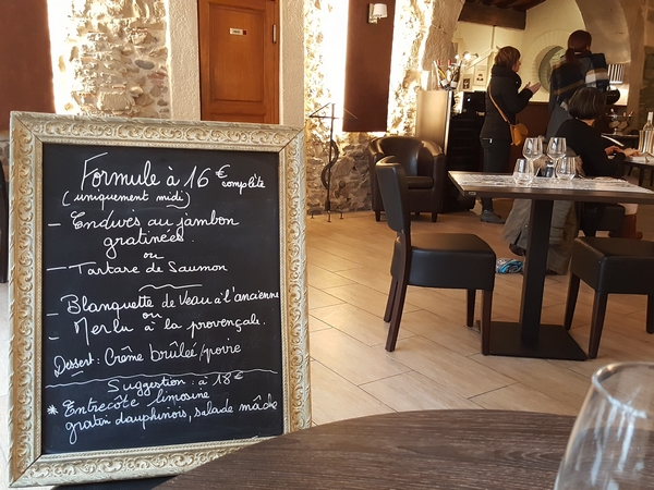 LA-TABLE-DE-MARIE