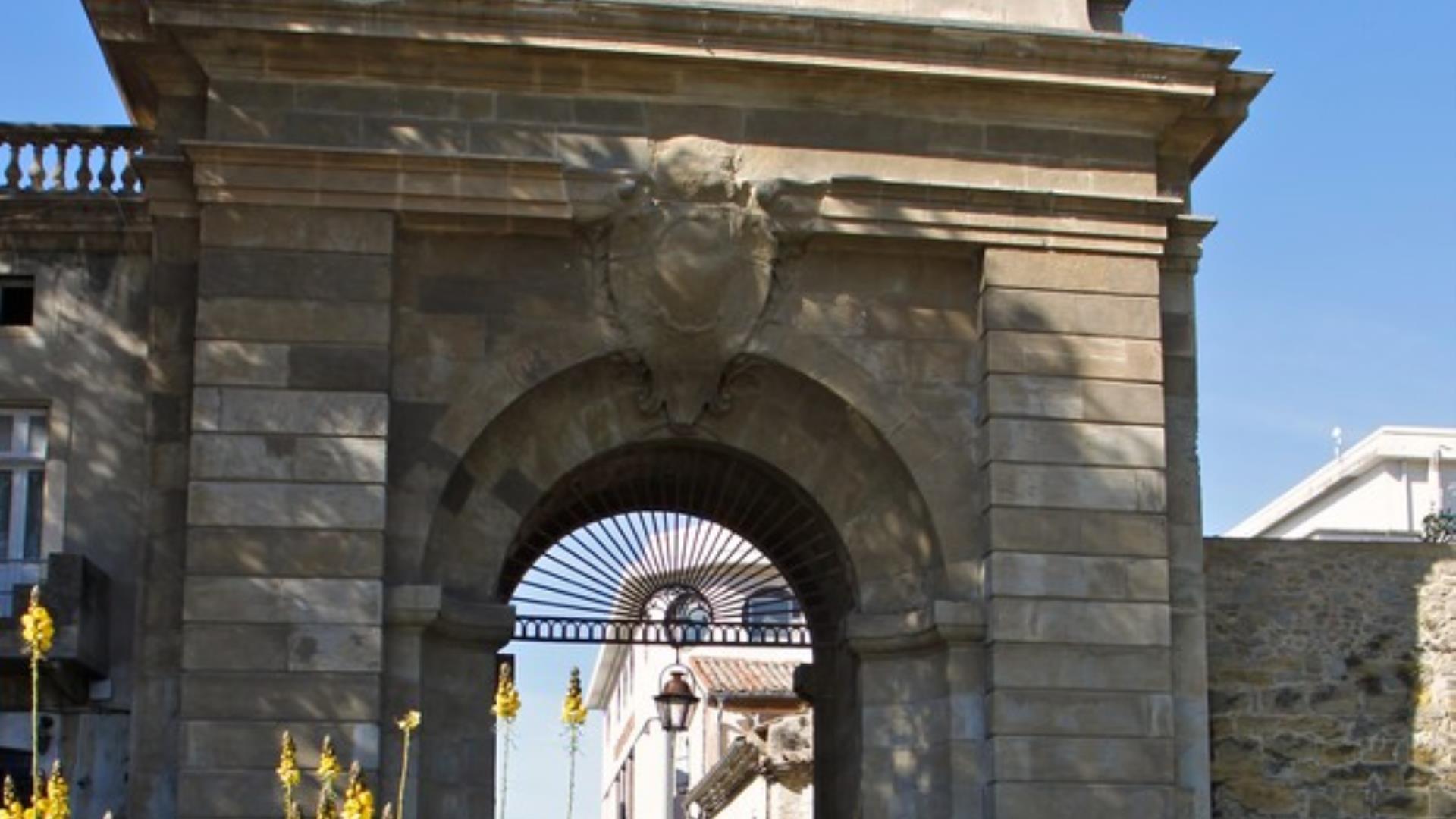 LE PORTAIL DES JACOBINS