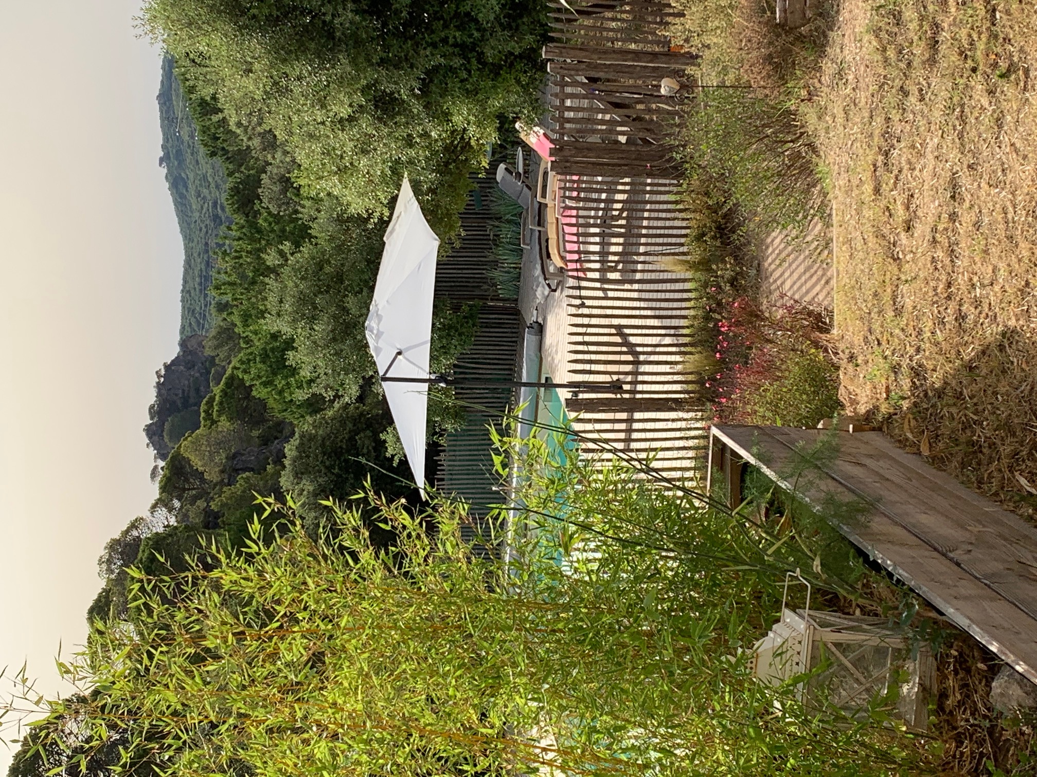 LES JONCAS - CHAMBRE LES PINS, chambre d'hôtes à Mourèze