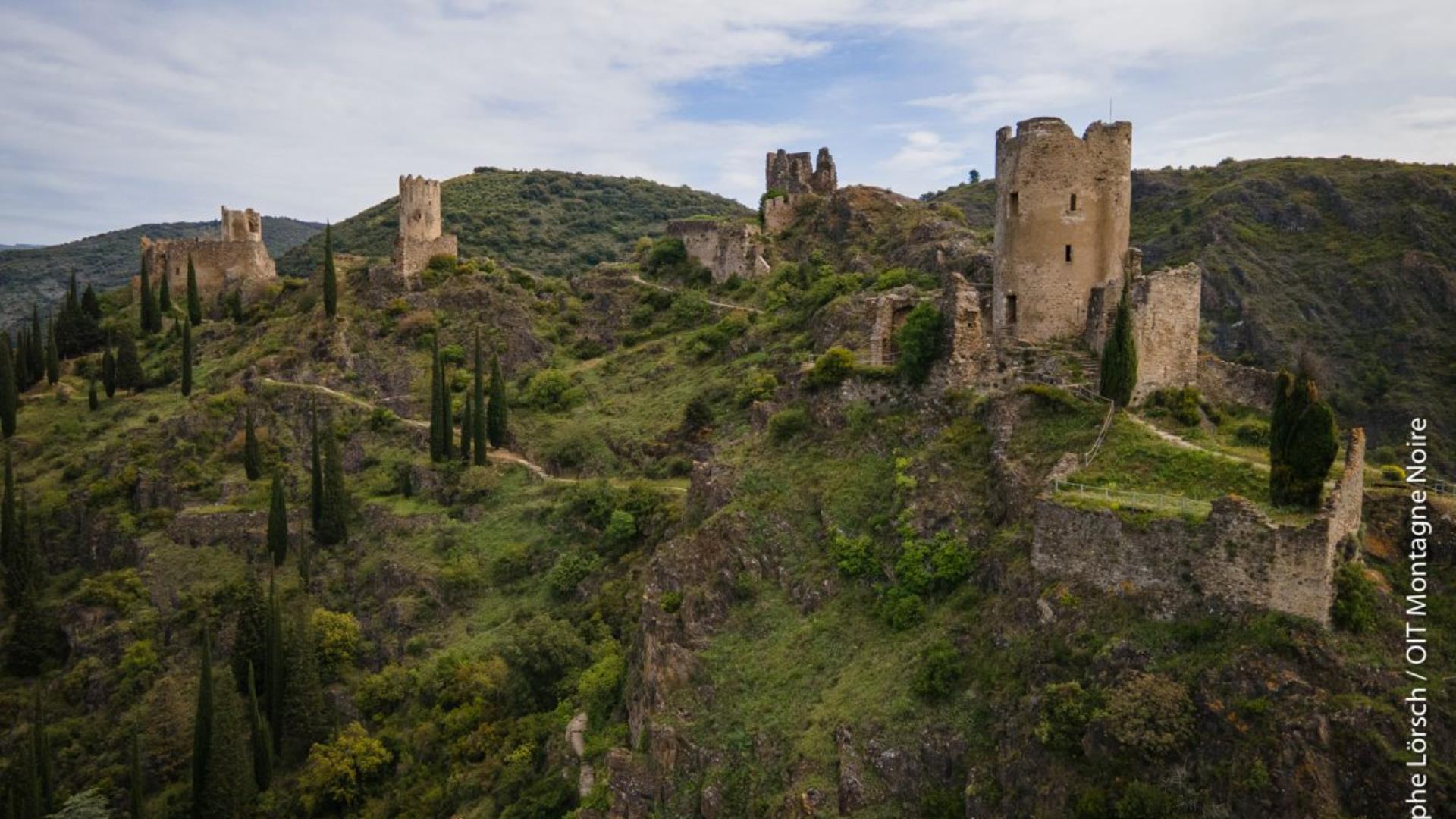 Lastours - les quatre châteaux de Lastours vue aérienne 2 - Christophe LÖRSCH