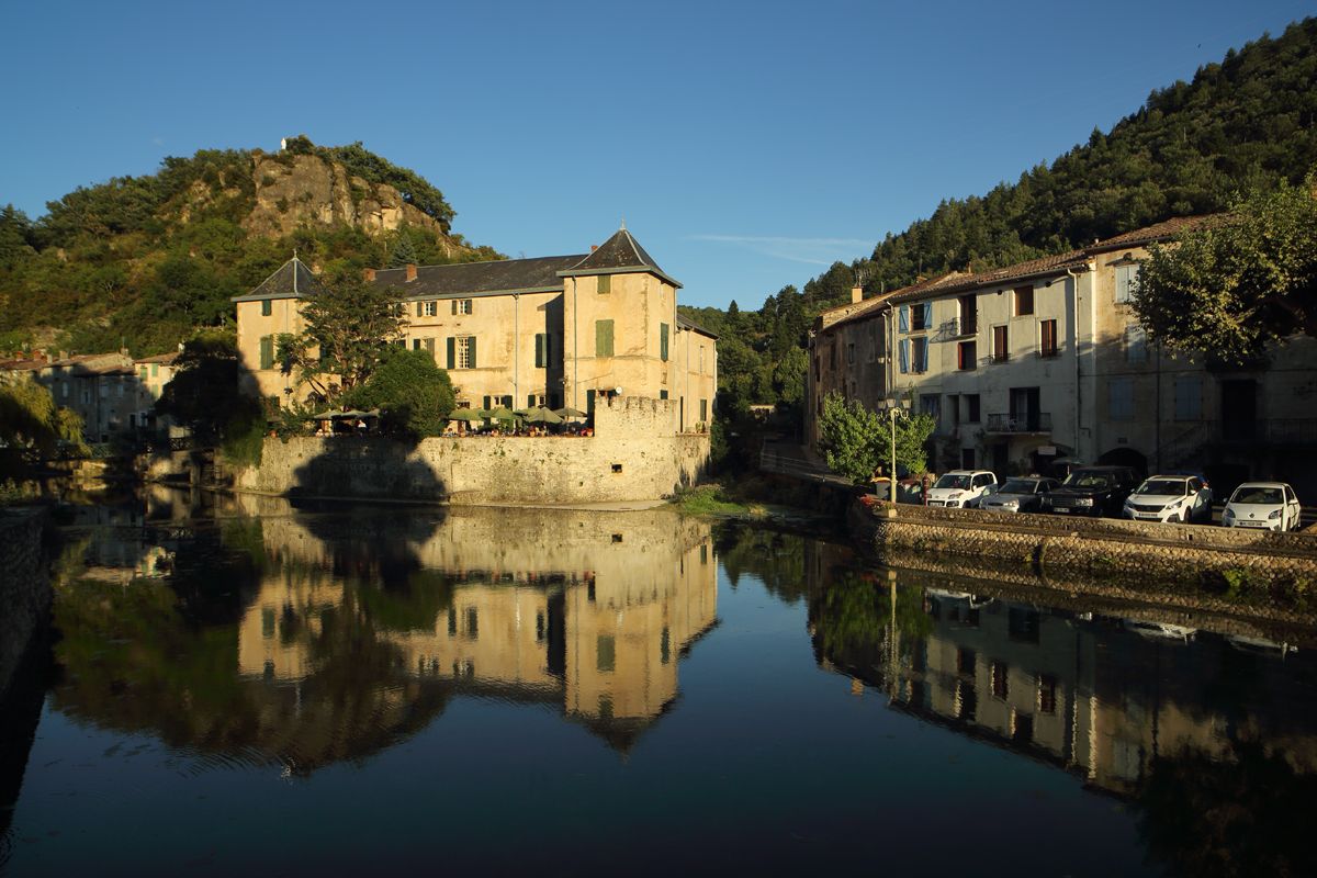 Lunas, le château au bord du Gravezon