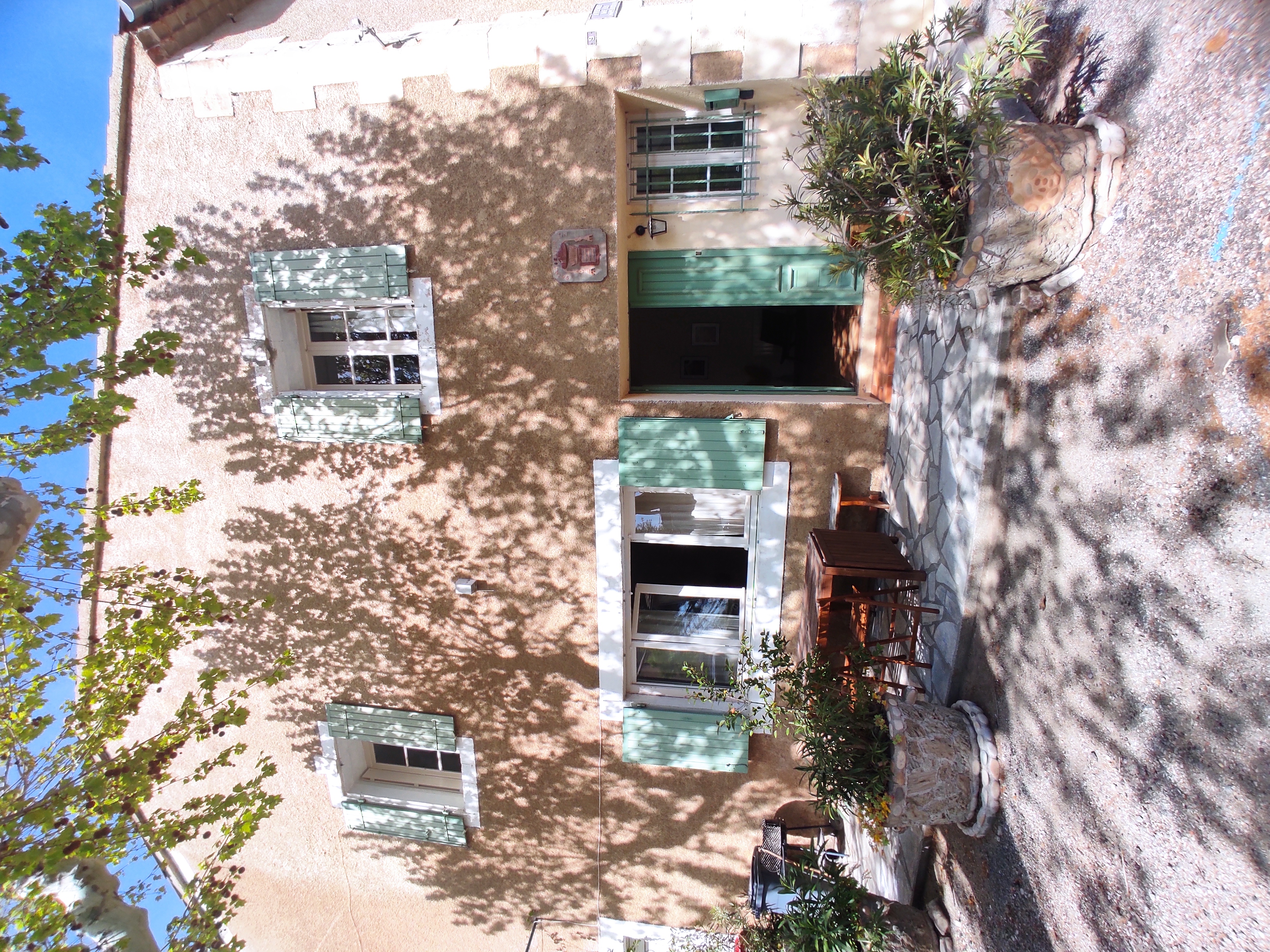LA MAISON DES PLATANES