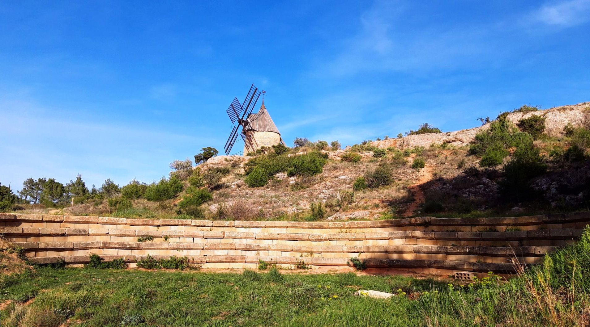 Moulin de Saint-Chinian - théatre de verdure © Gilles Delerue