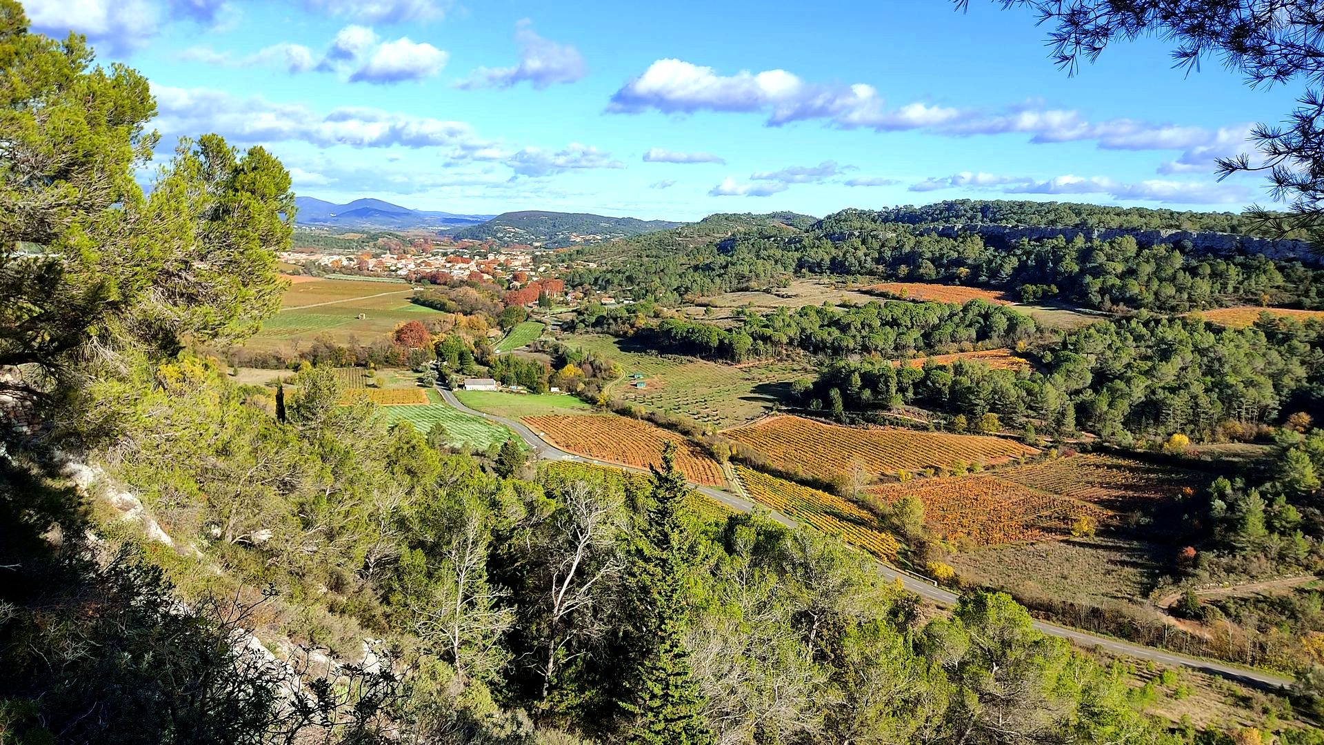 ND de Nazareth - vue sur Saint-Chinian © Julie Noclercq