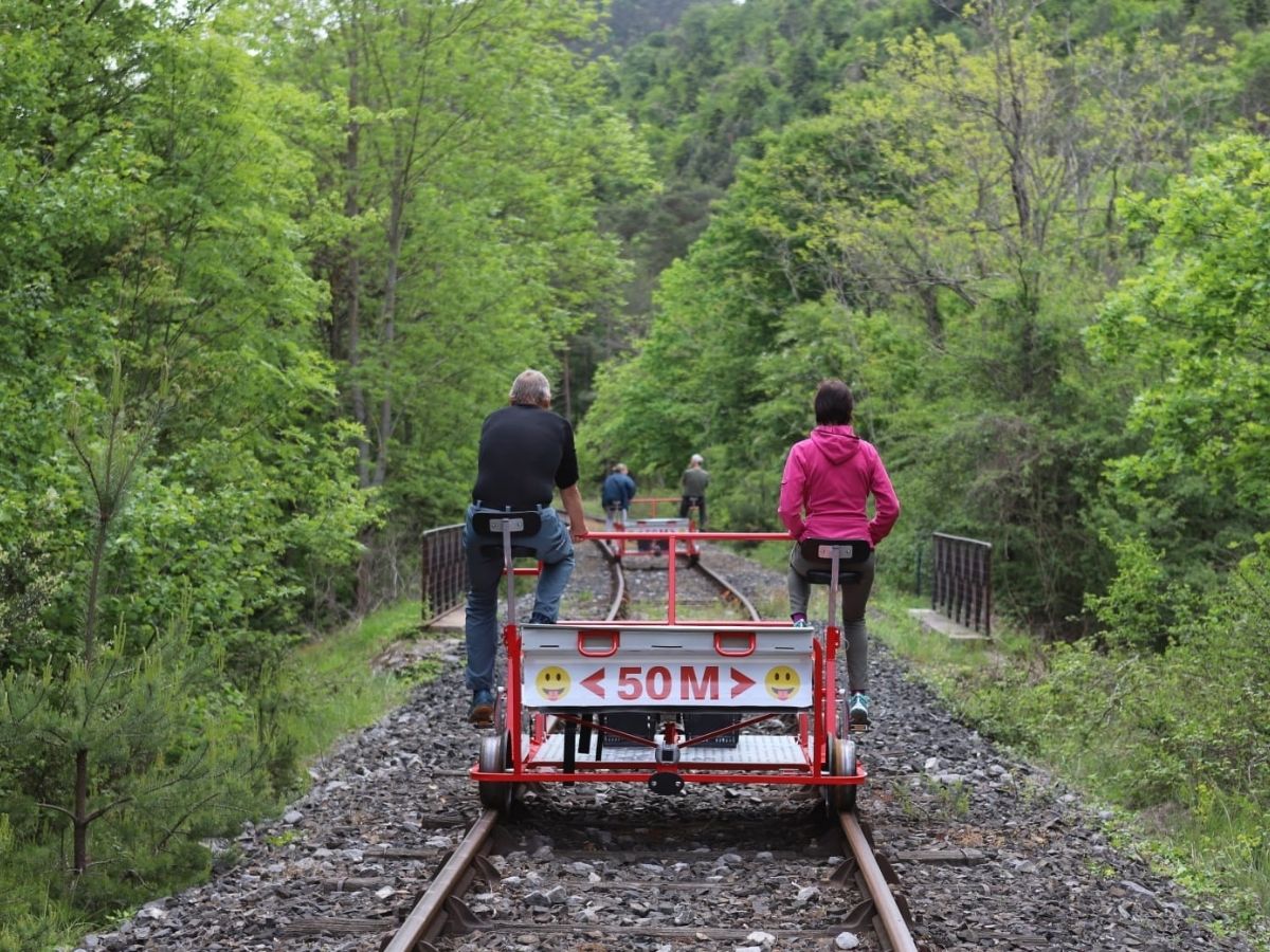 LE VÉLORAIL DU TRAIN ROUGE