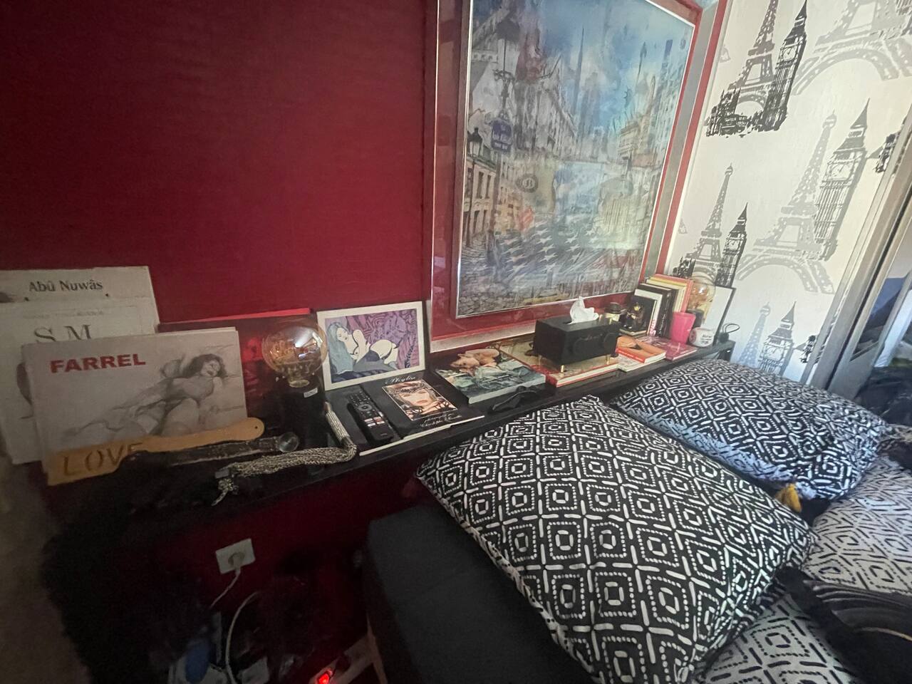 LOVE ROOM