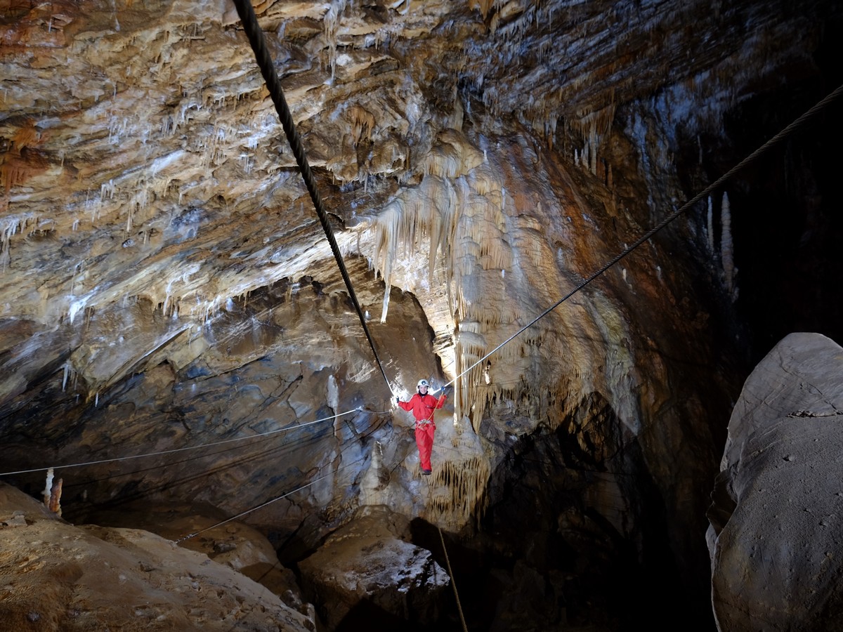 AVENTURES PARC - ACCRO GROTTE ET RIVIÈRE SOUTERRAINE