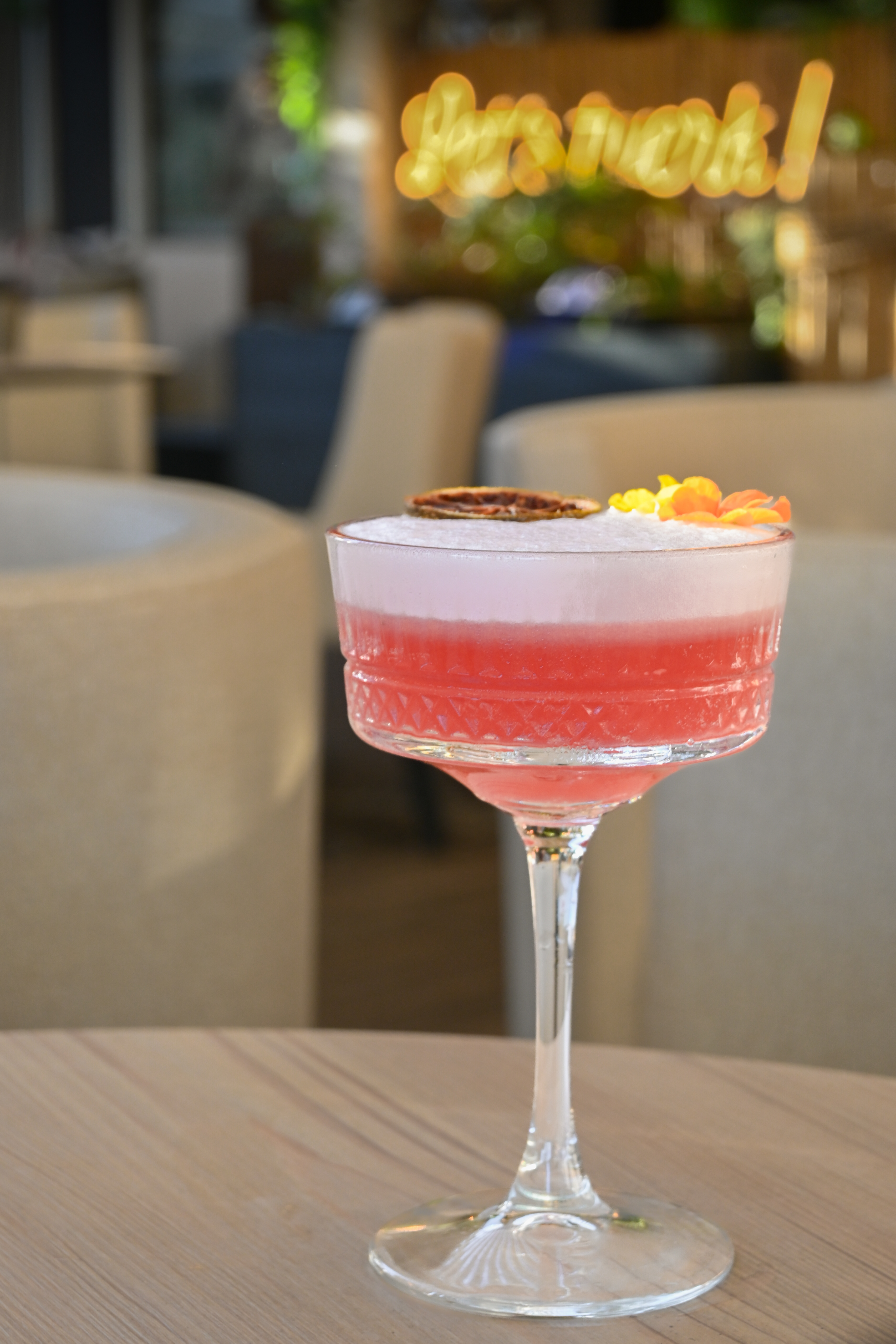 LE PASEO COCKTAIL CLUB