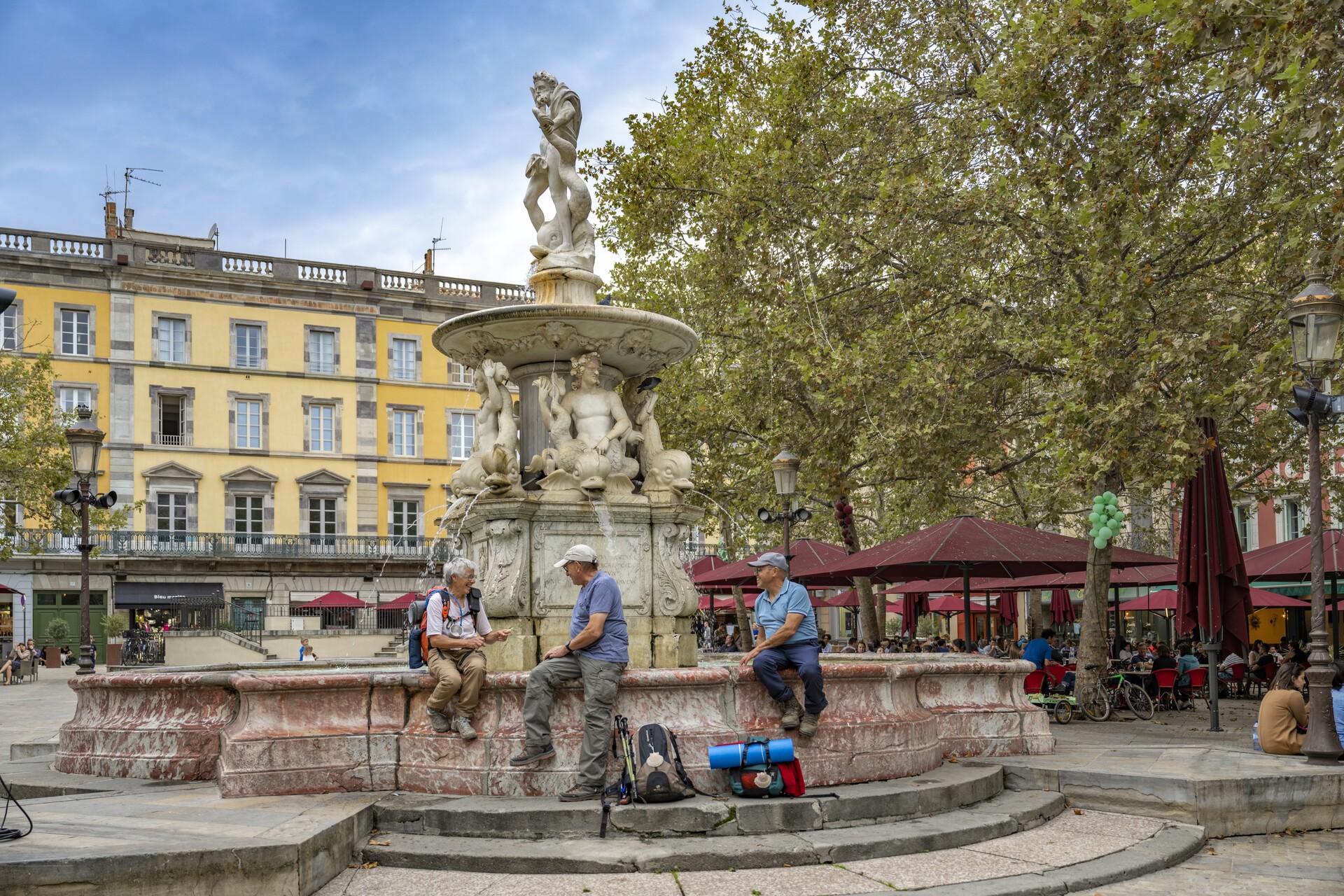 Carcassonne place carnot fontaine