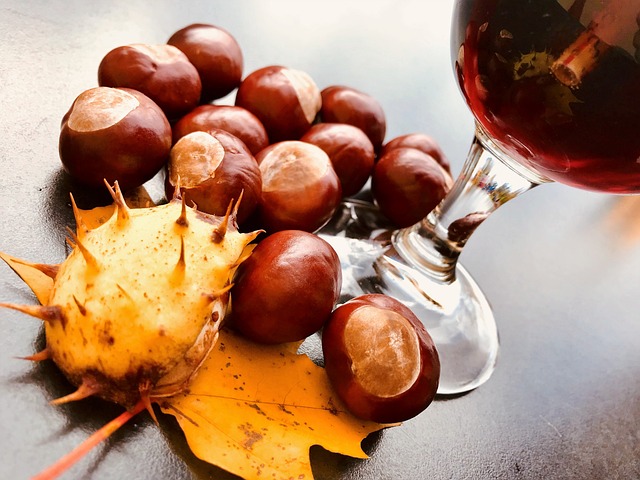 chestnuts-3184043_640 pixabay