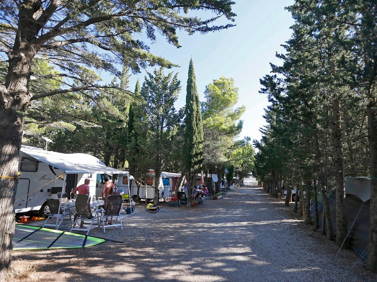 LE CLAPOTIS - CAMPING NATURISTE