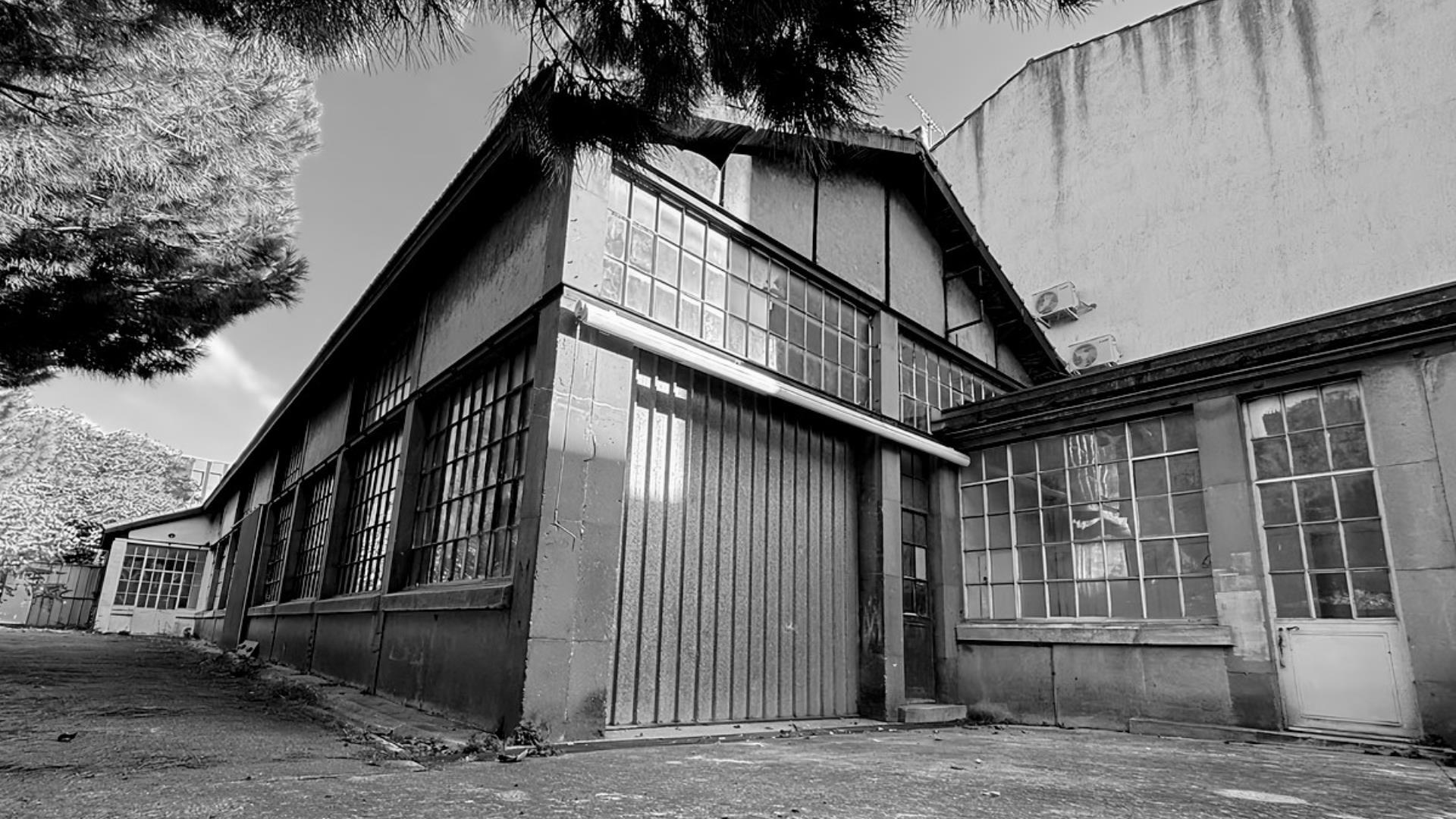 LE HANGAR BLANC