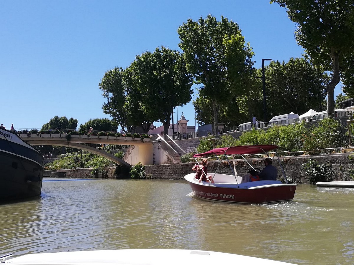 LES PETITS BATEAUX DU CANAL