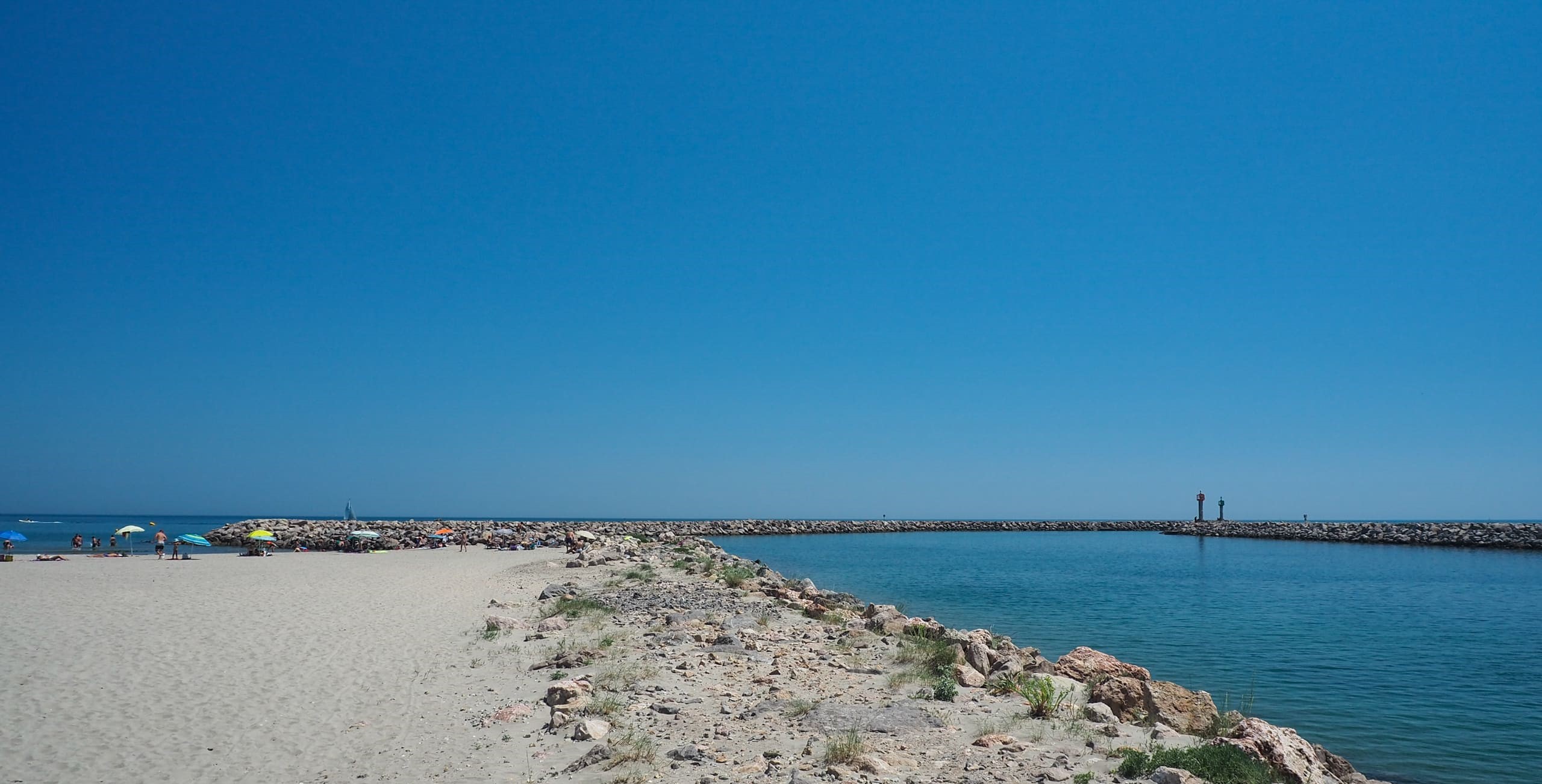 PLAGE DU PORT DE PLAISANCE RIVE EST