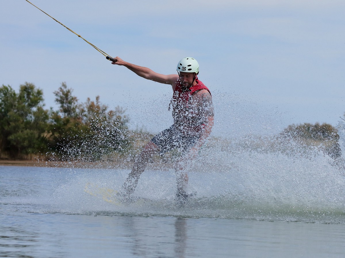 GLISSE ET KITE - TÉLÉSKI NAUTIQUE & WAKE PARK