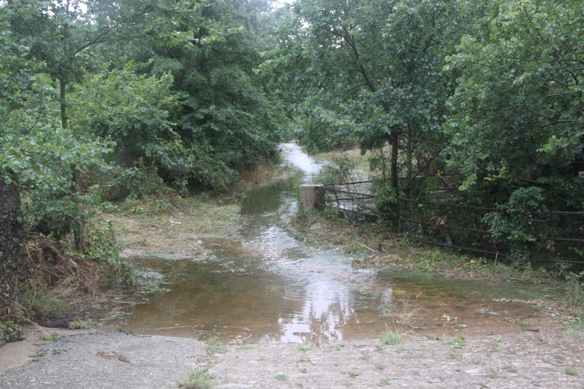 Crues à La-Vacquerie-et-Saint-Martin-de-Castries
